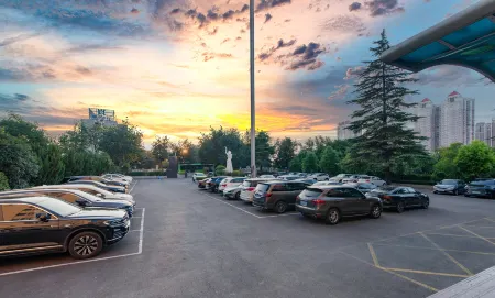 Zhanhe Hotel (Pingdingshan Railway Station Branch)