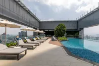Crowne Plaza KUALA LUMPUR CITY CENTRE by IHG - Rooftop Pools