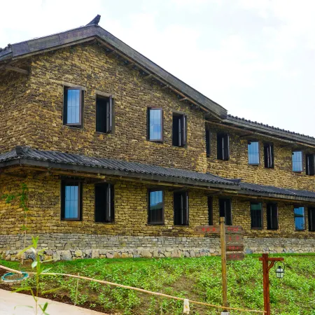 Jingshan Farm Century-old House Hotel