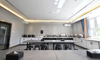 Hejing Hongxiang Hotel