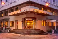 日本飯店 Fatih Sultan Mehmet Foundation University附近的飯店