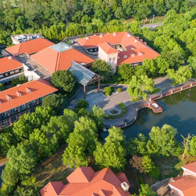 Chongming Forest Resort Hotel Hotels near Guangming Flower Expo Town