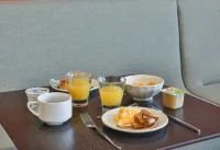 B&B Hotel les Sables-d'Olonne Centre Gare - breakfast