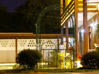 海宸堡 鄰近鳳棲灣浴場的酒店