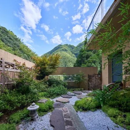 Quzhou Moon Falling Stars Homestay