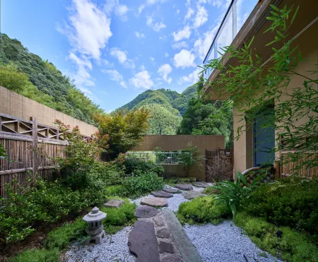 Quzhou Moon Falling Stars Homestay Отели рядом с достопримечательностью «Dragon Gate Conyon»