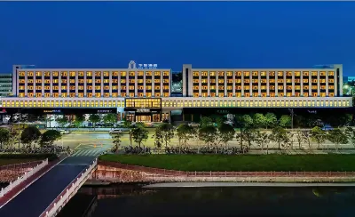 Huafa Hotel (Shenzhen Bao'an International Convention and Exhibition Center) Hoteller i 