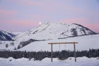 Qi Nian Homestay Hoteles en Burqin