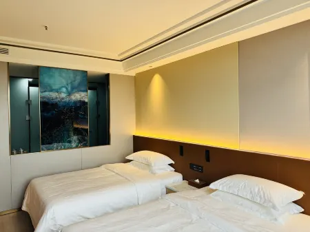 Tonghai yongqing hotel Отели рядом с достопримечательностью «Tonghai Confucian Temple»