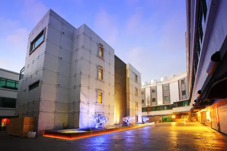 President Motel Отели рядом с достопримечательностью «Chang Gung University»