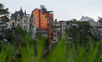 3. 더 미스트 부티..