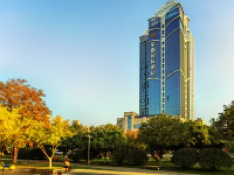 Hanzhong Rongjia International Hotel (Hanjiang Wetland Park Store) Hotels near Hanzhong Mount Longtoushan International Tourism Resort