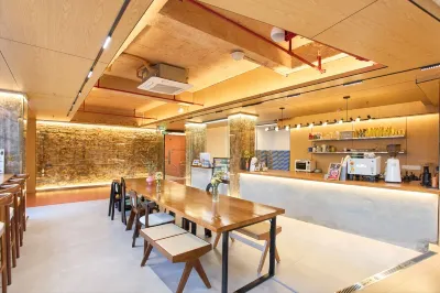 Depth Youth Hostel Hotel a 