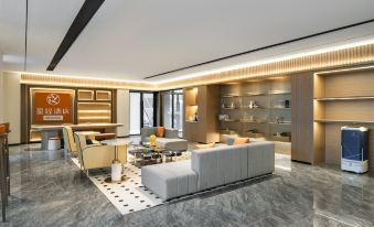 StarwayHotel(GuiLin Two Rivers and Four Lakes &Xiangshan Scenic Area))) )