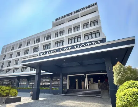 Taris Art Hotel Phrae Отели в г. Пхрэ