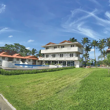 Shoreland Beach Resort by Cocotel