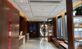 Super 8 Hotel (Beijing Nanluoguxiang Art Museum Back Street Branch)