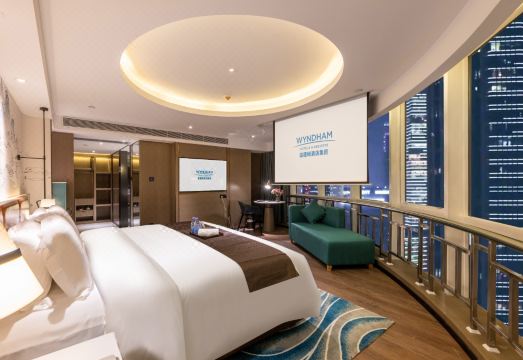 라마다 안커 호텔 현대식 객실