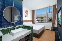 Yisu Qianxun Hotel (Yuanmou West Station No.1 People's Hospital Branch) - parking