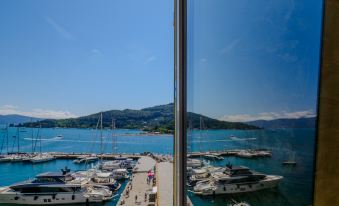 The Dream of Annetta Luxury Apartment