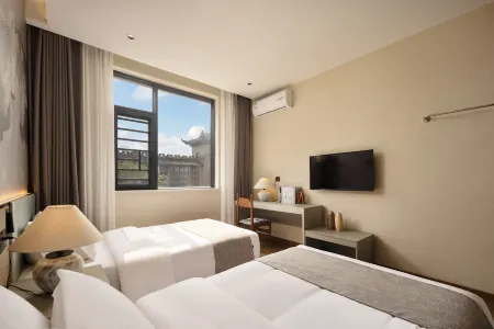 Chengyu Hotel (Jingdezhen Zhushan East City Branch) Отели в г. Фулиан