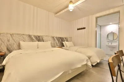 February Hotel Gimhae