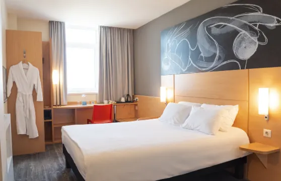 切博克薩雷中心宜必思酒店