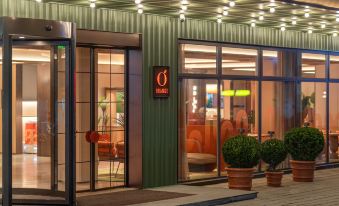 Orange Hotel (Chengdu Wenshuyuan Metro Station)