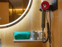 Fuli Zhixuan Hotel (Taihu International Expo Center Nanhu Jiayuan Subway Station) Hotels near Yangming Station