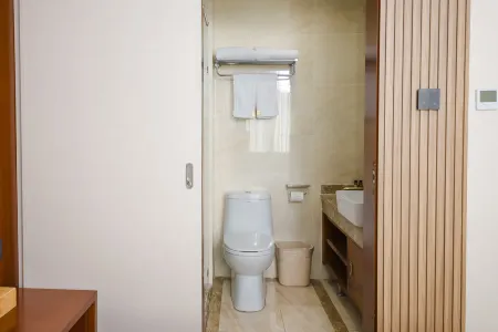 青島海泰萬豐國際飯店（石老人海水浴場國信體育中心店）