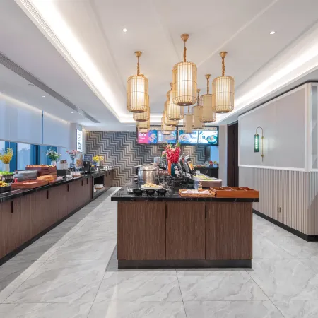 Shencheng International Hotel (Xinyang New Shiba Avenue)