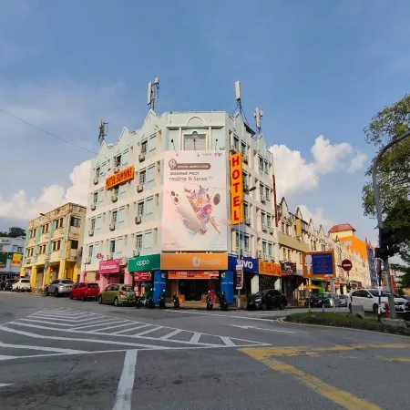 Sun Inn Seremban (Formerly known as Lotus Hotel Seremban) Отели рядом с достопримечательностью «Парк с озером»