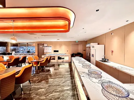 Deshe Yuxiangshan Jingtangquan Resort Hotel Отели рядом с достопримечательностью «North China University of Technology»