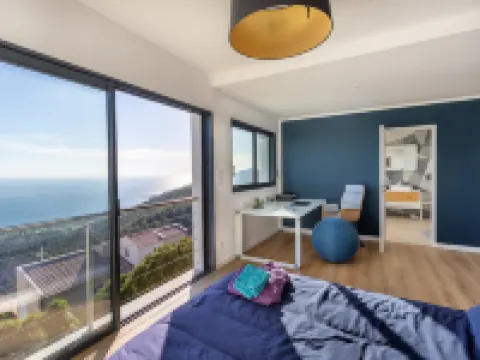 Deluxe Villa  view of the Or Islands-California Hotels in Carqueiranne