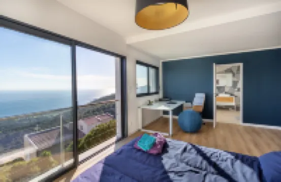 Deluxe Villa  view of the Or Islands-California Hotels near BEAU RIVAGE