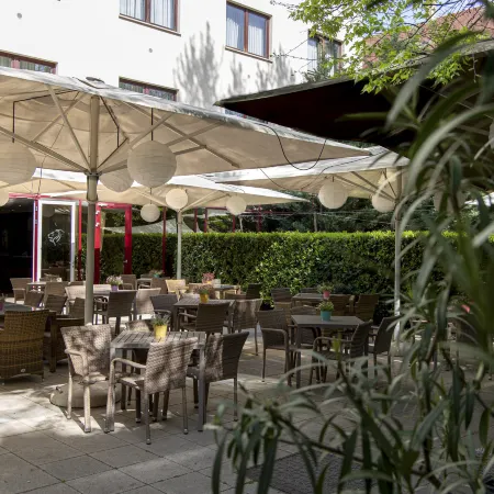 Lion's Garden Hotel
