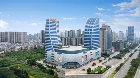 Yacht Holiday Hotel Отели рядом с достопримечательностью «Yuliang Island»