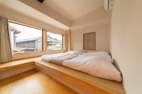 NEW!  5 minutes from JR Tambaguchi Station, Modern Japanese Style, Beautiful 2 Floor Townhouse