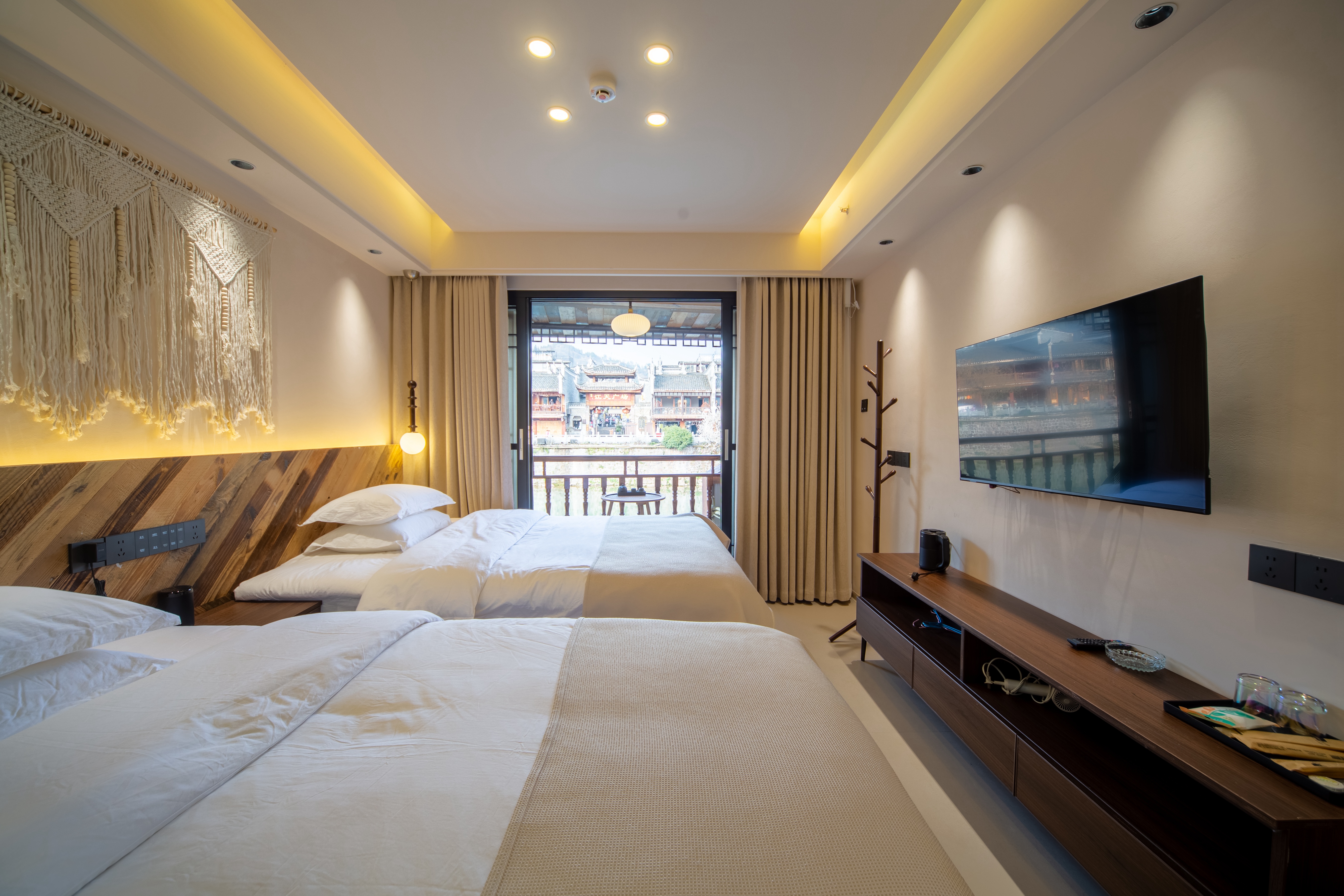 Qingshanjian Riverside Stilt House Inn (Phoenix Ancient Town - Hongqiao North Gate Pier Branch Rooms Photos