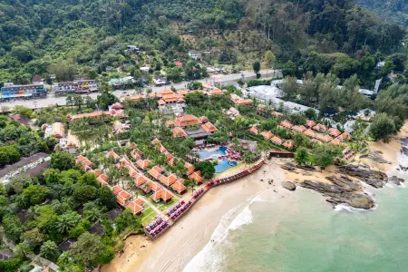 Khaolak Laguna Resort Отели рядом с достопримечательностью «Small Sandy Beach»