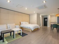 Casa 32 Hotels near Interactive Art Museum