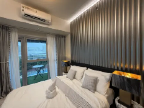 Luxury 2 Bedrooms Okada View and Bayview Near Airports, Okada, Solaire, MOA