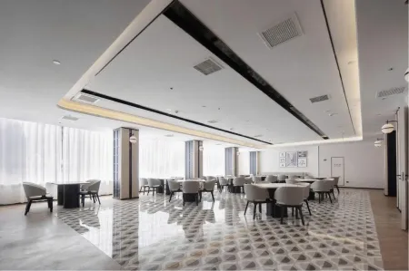 LANOU INTERNATIONAL Hotel (Nanyang Zhenping) Отели в г. Чженьпин