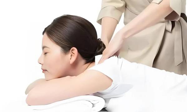 Xana Hotelle (Shenzhen Luohu Dongmen Yitian Holiday Plaza Hotel)
