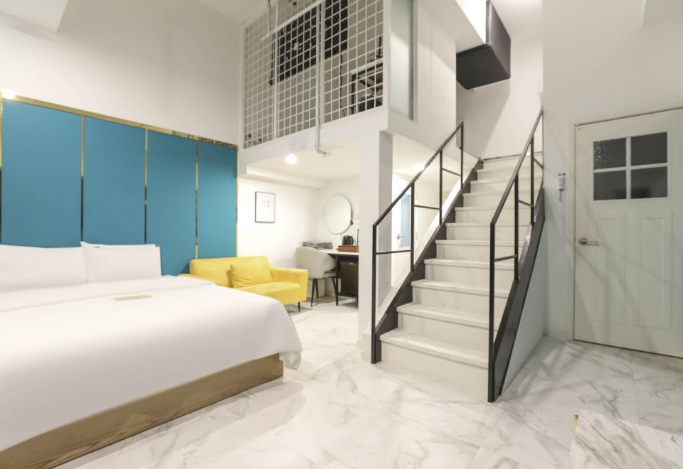 아렌츠 호텔의 넓고 깨끗한 복도 이미지