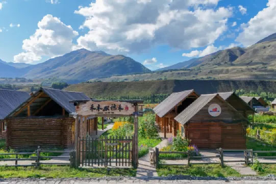 Hemu Shuangsuihe Resort Villa (Hemu Scenic Area) 禾木観景台周辺のホテル