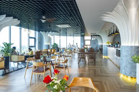 Grand Phan Thiet Hotel Отели рядом с достопримечательностью «Doi Duong Beach»