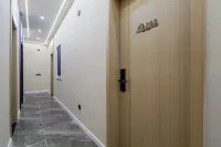 Orange Cinema Hotel (Taiyuan South Station East Square Wusu International Airport Store)