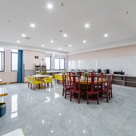 Artlong Ruiyun Hotel (Donggang Community, Jinzhai South Road, Feixi County, Hefei)