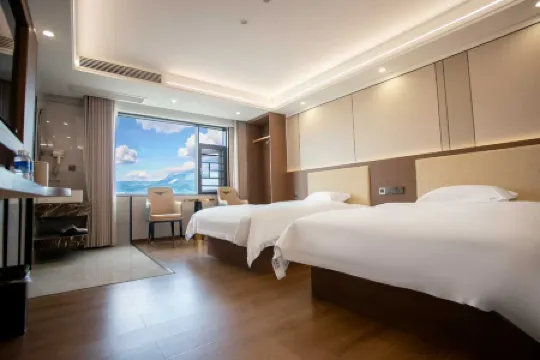 Lian Hotel (Zhaotong Jinhai Building Materials and Home Furnishing City Hejing Plaza Branch)